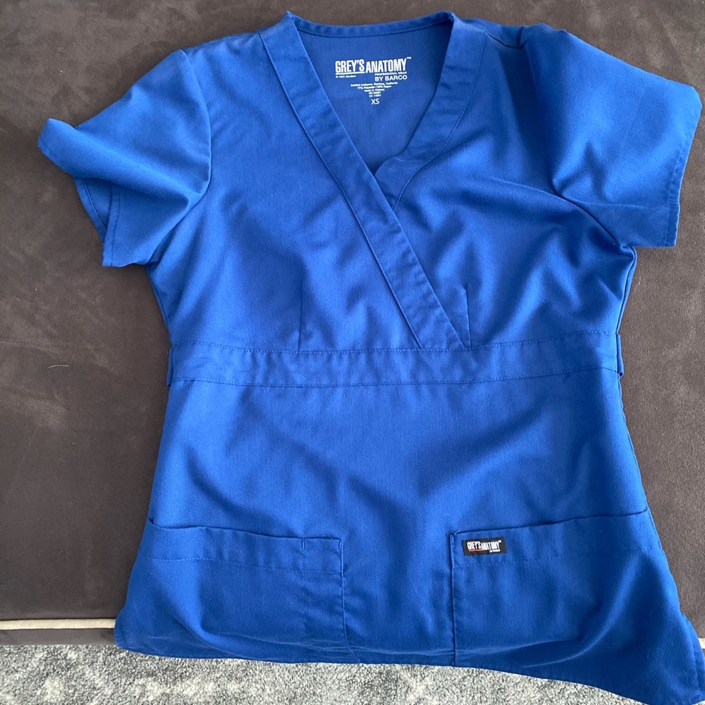 Greys Anatomy Women’s Scrub Top / Gently Used ✨